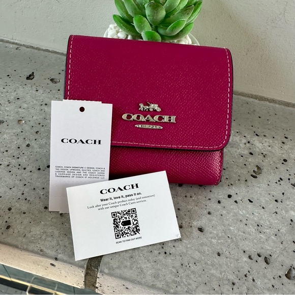 NWT Coach Small Trifold Wallet - Picture 4 of 10